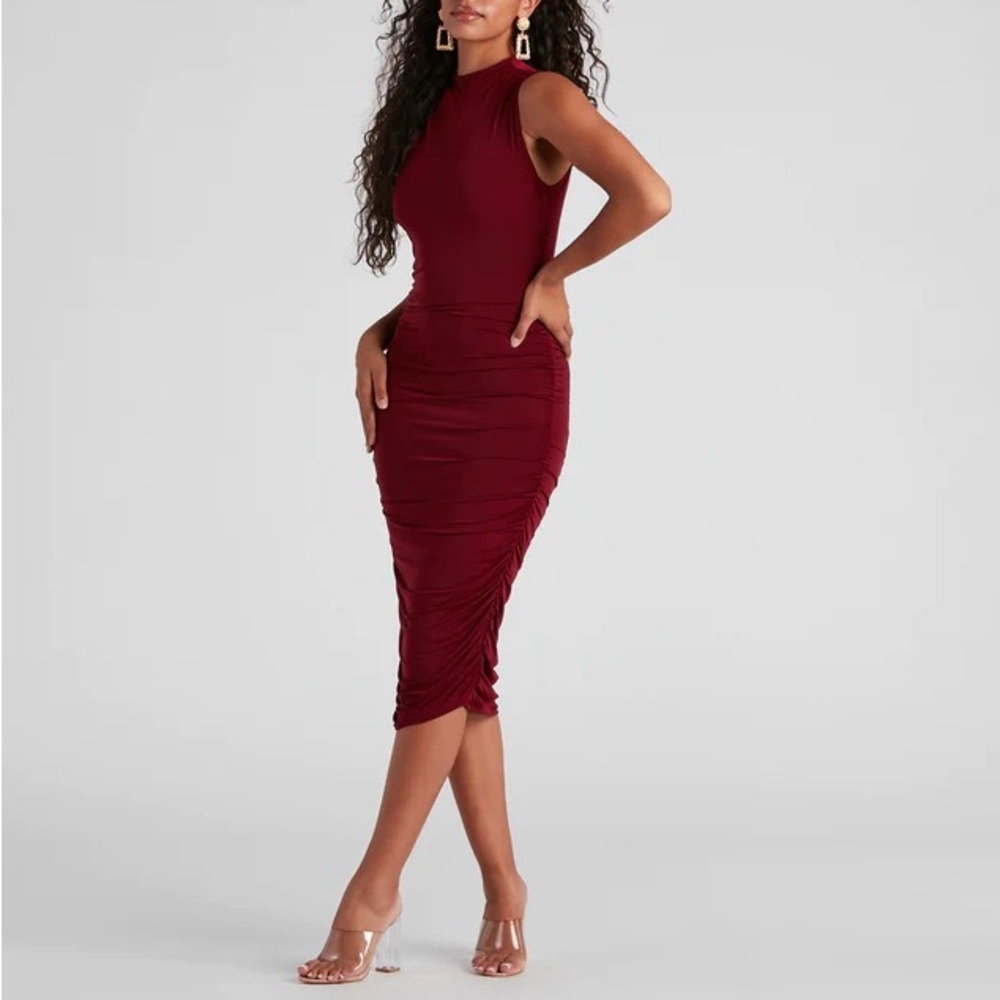 NWT CURVES AHEAD SLEEVELESS RUCHED
MIDI DRESS